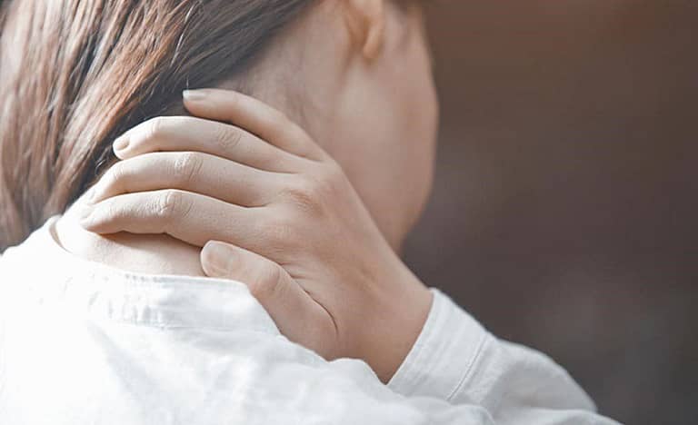 đau cổ vai gáy